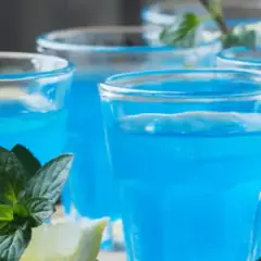 Jak przygotować pyszny drink z Blue Curacao i wódką w prosty sposób