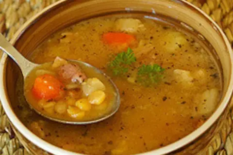 Jak zrobić zupę grochową - prosty przepis na smaczną potrawę