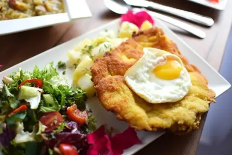 Gdzie na obiad w Poznaniu? Odkryj najlepsze restauracje i smaki