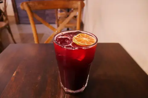 Pyszne drinki z piwem bezalkoholowym, które zaskoczą Twoich gości