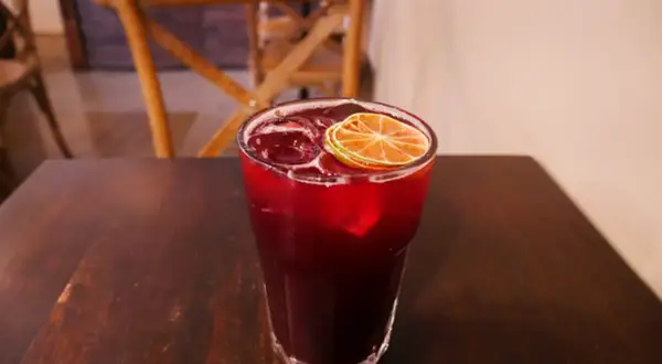 Pyszne drinki z piwem bezalkoholowym, które zaskoczą Twoich gości