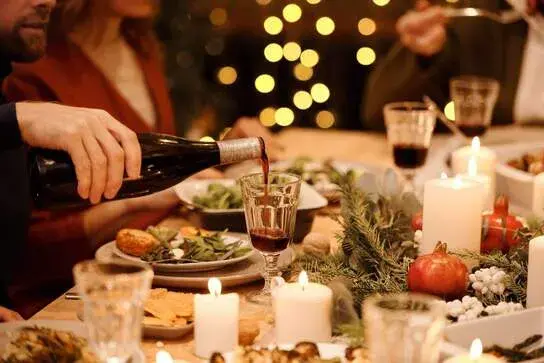 Ile kosztuje catering na wigilię? Zaskakujące ceny i opcje do wyboru
