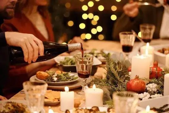 Ile kosztuje catering na wigilię? Zaskakujące ceny i opcje do wyboru
