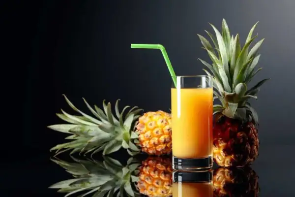 Najlepsze drinki z ananasa, które zaskoczą Twoich gości
